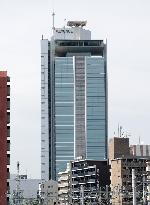 Keyence exterior, logo and signage